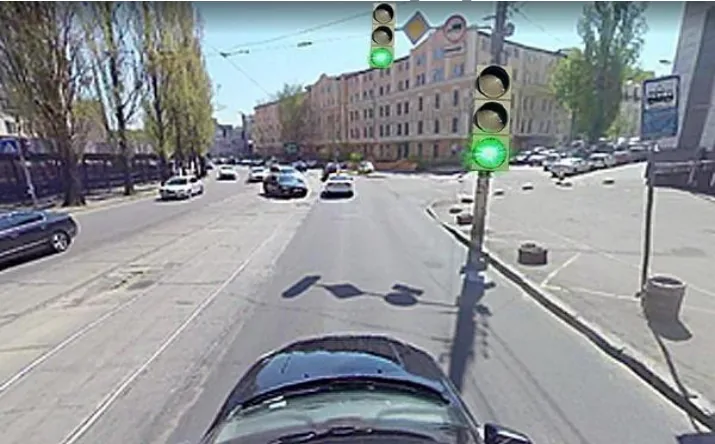 Ілюстрація до питання: Ви наближаєтесь до перехрестя, Ваші дії: